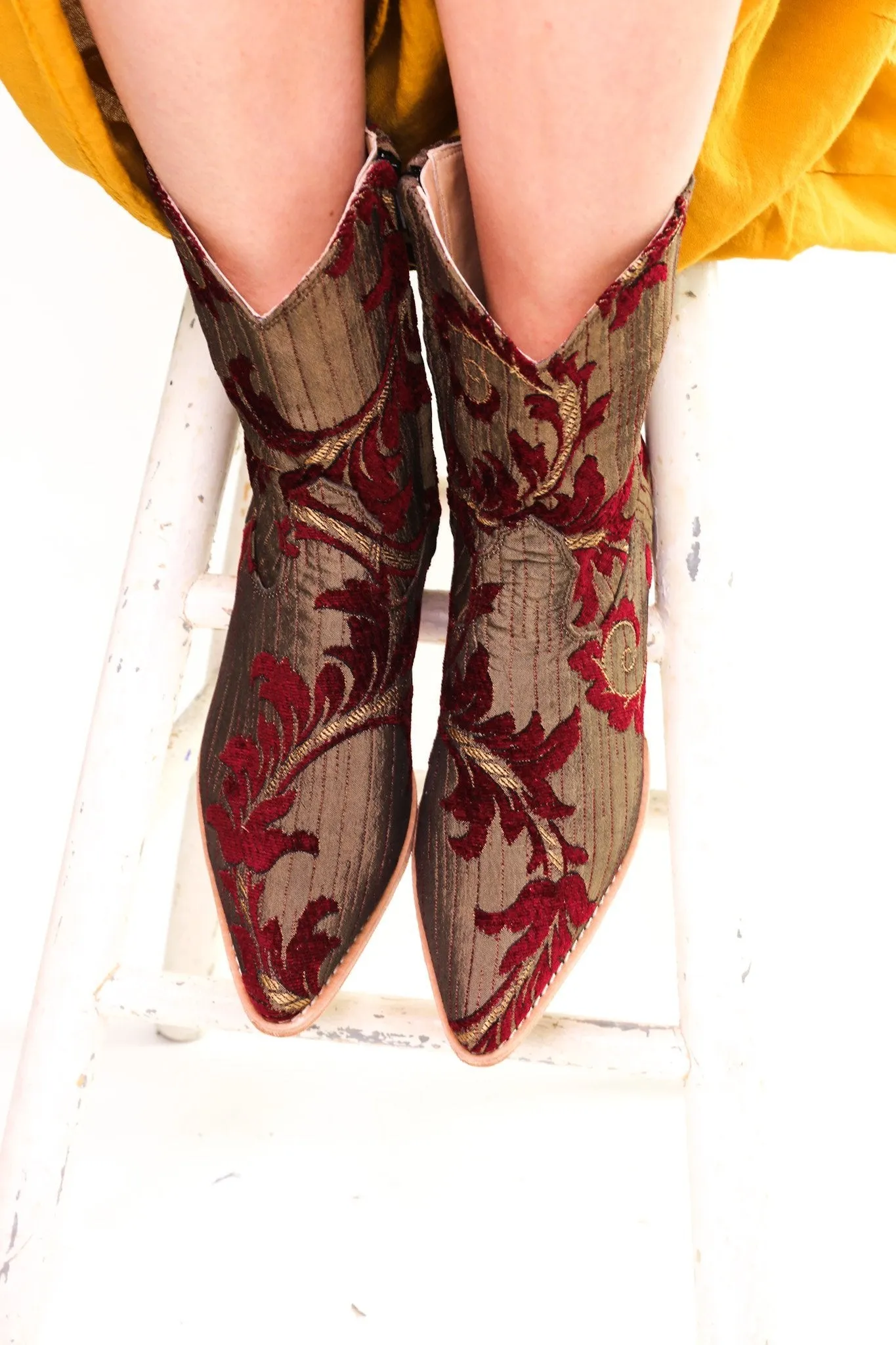 EMBROIDERED ANKLE BOOTS ISLUSA