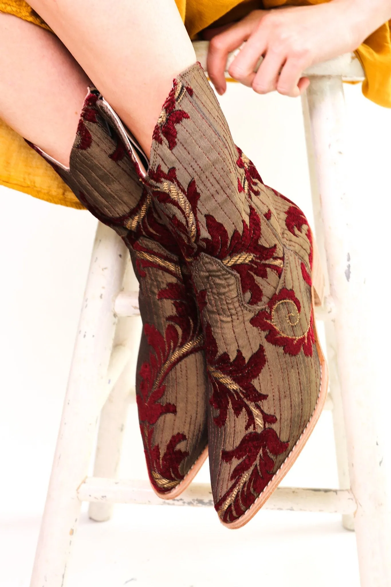 EMBROIDERED ANKLE BOOTS ISLUSA